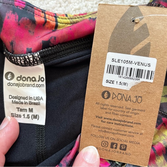 DONA JO NWT 2 IN 1 SKIRTED CAPRI SIZE MEDIUM UPF PICKLEBALL TENNIS ACTIVE - Picture 3 of 7